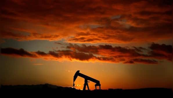 Oil prices rise on ongoing Venezuelan supply trouble