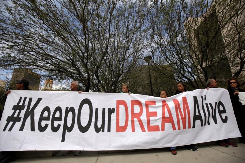 U.S. Congress faces long odds on rescue effort for 'Dreamers' U.S. Congress faces long odds on rescue effort for 'Dreamers'