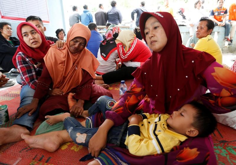 Divers, underwater drone join Indonesia's search for 192 missing in ferry disaster Divers, underwater drone join Indonesia's search for 192 missing in ferry disaster