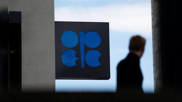 OPEC strives for deal to raise oil output as Iran resists