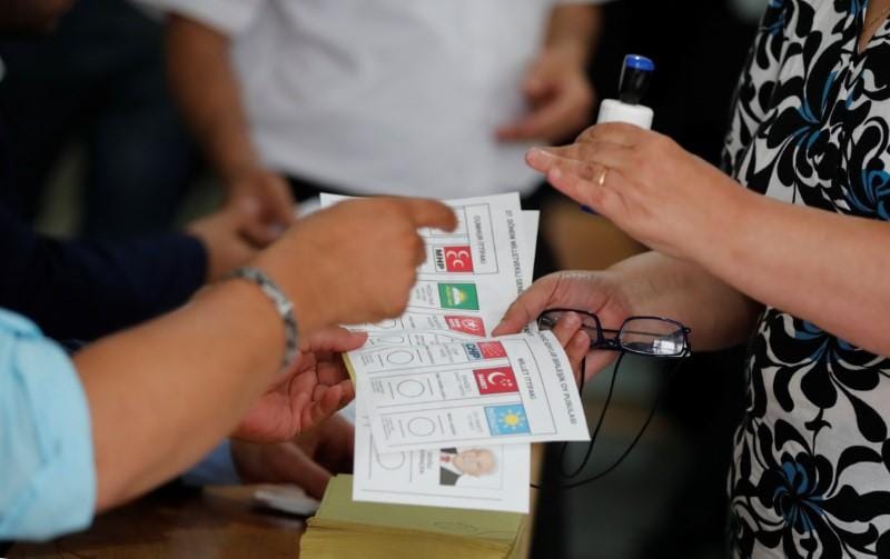Erdogan ruling AK Party build comfortable lead in Turkish elections