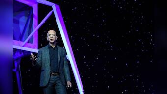 Amazon's Bezos says robotic hands will be ready for commercial use in next 10 years