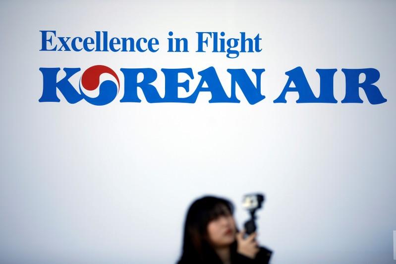 Korean Air to buy 20 Boeing 787s lease 10 more