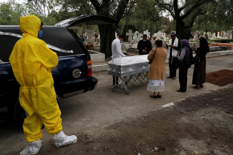 Mexico reports record toll of coronavirus deaths new infections