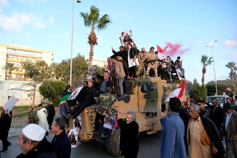 Numerous reports of looting in retaken Libyan towns UN says