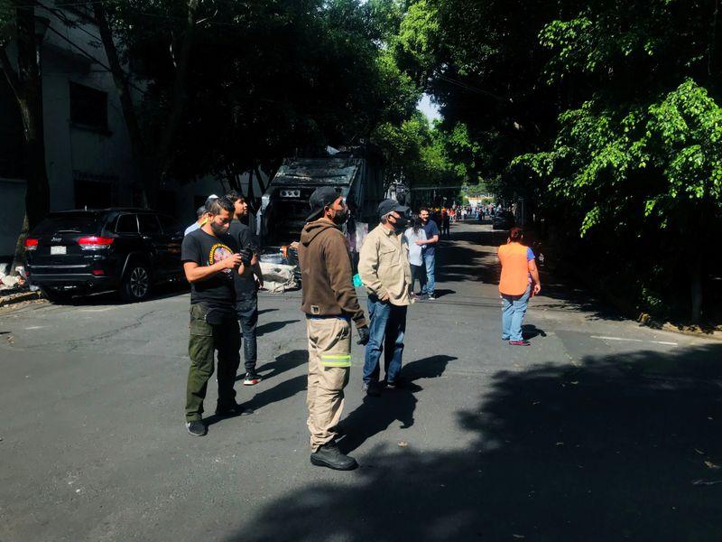 Street like chewing gum as major quake hits southern Mexico kills one