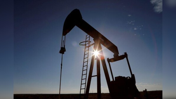 Oil settles lower on rise in U.S. coronavirus cases