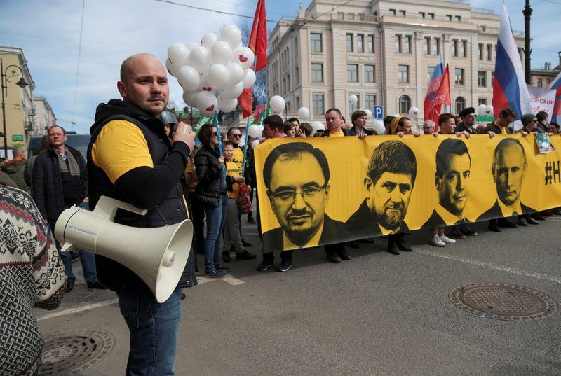 Russia detains prominent opposition politician in widening crackdown Russia detains prominent opposition politician in widening crackdown