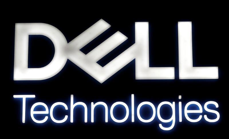 Dell moves to go public, spurns IPO
