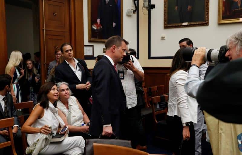 U.S. House Republicans face off with FBI agent at raucous hearing