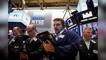S&P 500 dips as energy shares fall, but financials bounce