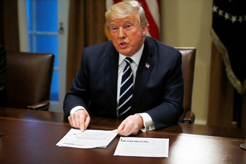 Late Night Hosts React To Donald Trump's Meeting With Vladimir Putin Late Night Hosts React To Donald Trump's Meeting With Vladimir Putin