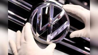 Last Volkswagen Beetle drives into the sunset