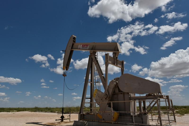 Crude futures fall after strong build in U.S. oil products stocks Crude futures fall after strong build in U.S. oil products stocks