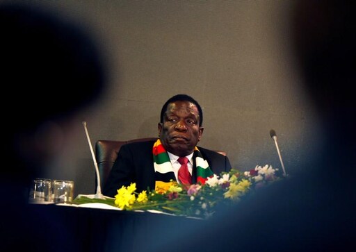 Zimbabwe state workers accept pay deal, avert strike Zimbabwe state workers accept pay deal, avert strike