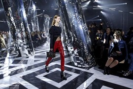 Asia helps Moncler sales to meet forecasts in third quarter