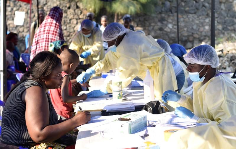 Deployment of second Ebola vaccine would not be quick fix experts warn