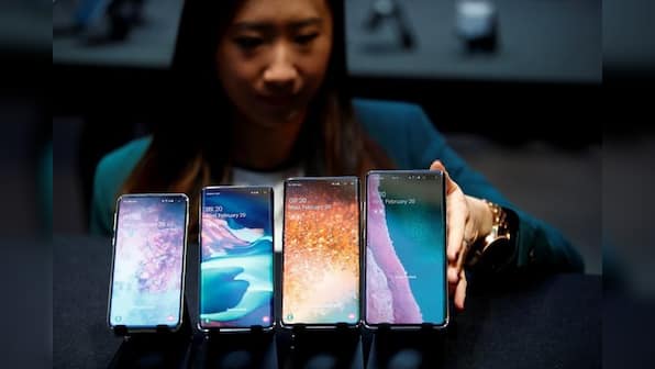 Samsung Elec looks to chip recovery as second quarter profit falls 56%