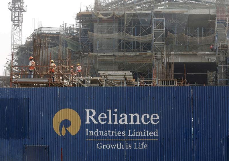 BP pays Reliance 1 billion to set up petrol station venture