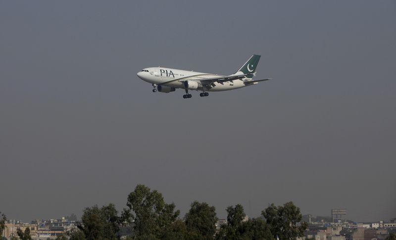 U.S. bans Pakistan International Airlines flights over pilot concerns U.S. bans Pakistan International Airlines flights over pilot concerns