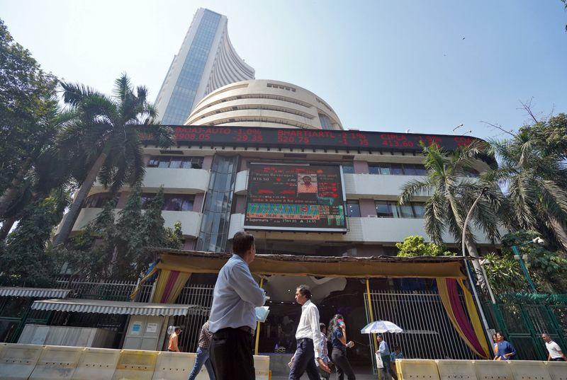 Sensex Nifty give up nearly all gains as Reliance disappoints