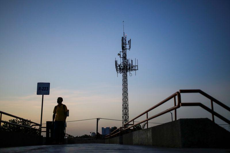 Special Report Drug cartel narcoantennas make life dangerous for Mexicos cell tower repairmen