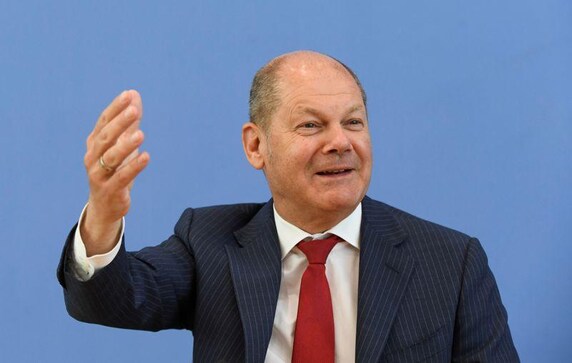 Rival parties take aim at Germany's Scholz over Wirecard scandal Rival parties take aim at Germany's Scholz over Wirecard scandal