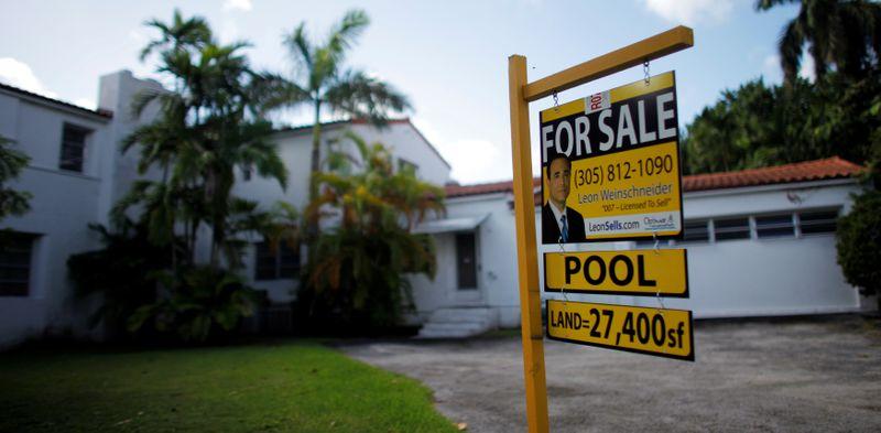 US housing market pushes ahead trade flows improve