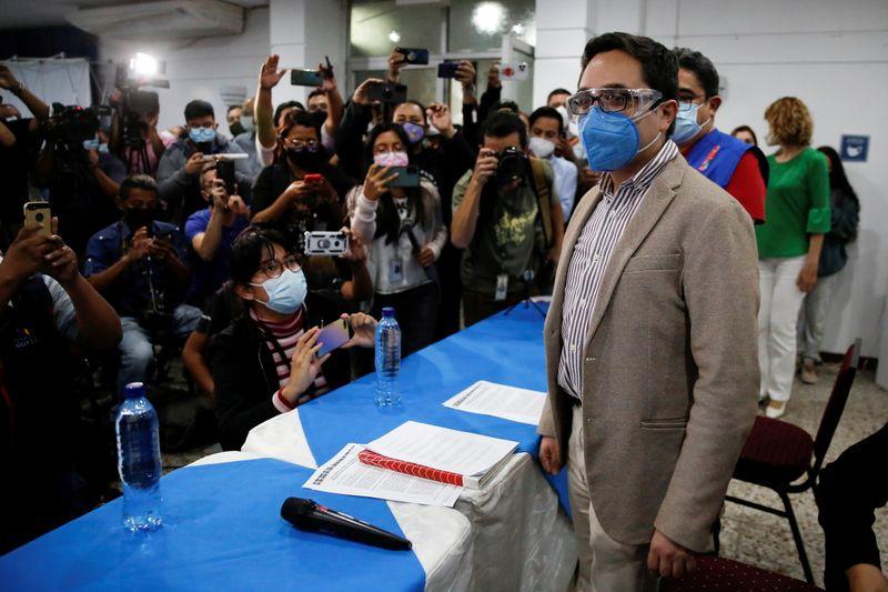 Guatemalan anti-graft crusader flees country after being stripped of his post Guatemalan anti-graft crusader flees country after being stripped of his post