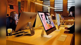 Instant view: Apple hits $1 trillion stock market valuation