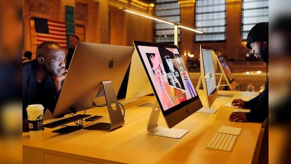 Instant view: Apple hits $1 trillion stock market valuation