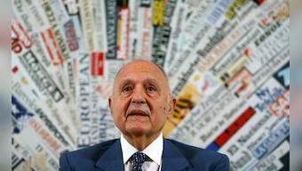 Italy fixes budget outline, as markets worry