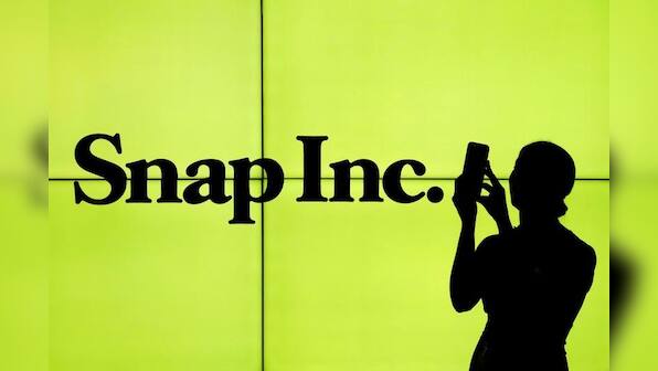 Snap loses daily users, beats on revenue as Saudi prince takes stake