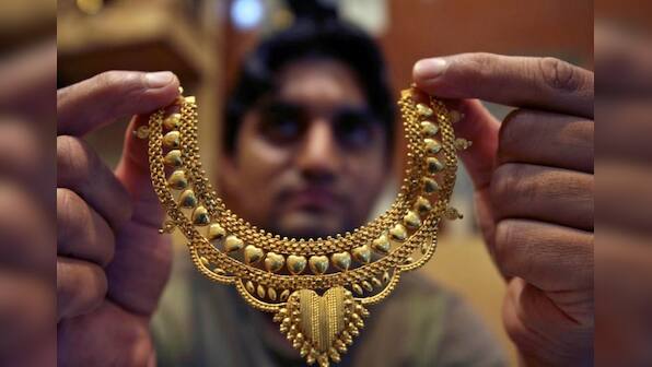 Gold hits fresh 2017 lows as investors seek refuge elsewhere