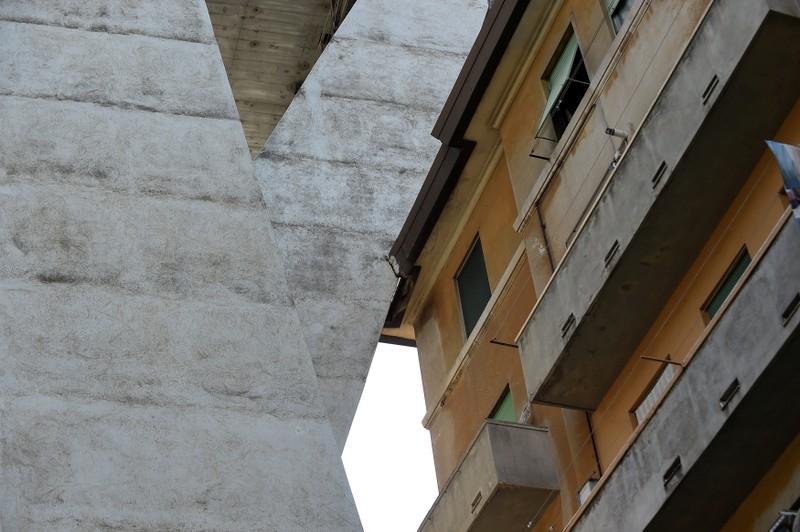 Five people still missing after Genoa bridge collapse Five people still missing after Genoa bridge collapse