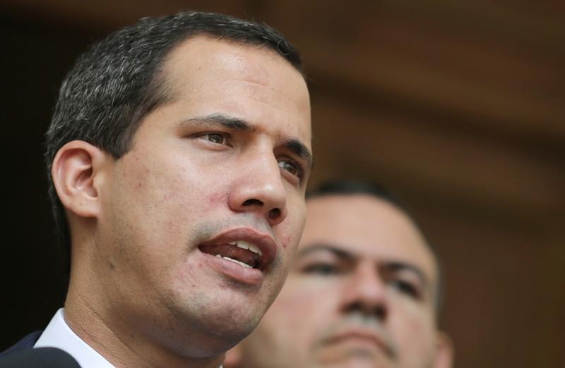 Venezuela pro-Maduro legislature to assess early congress elections