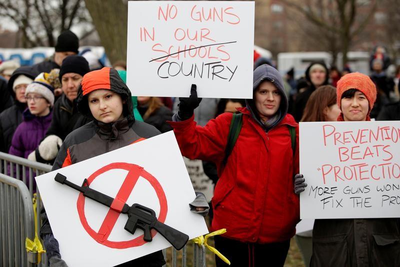 U.S. Democrats pressure Senate Republicans for gun control action-World ...