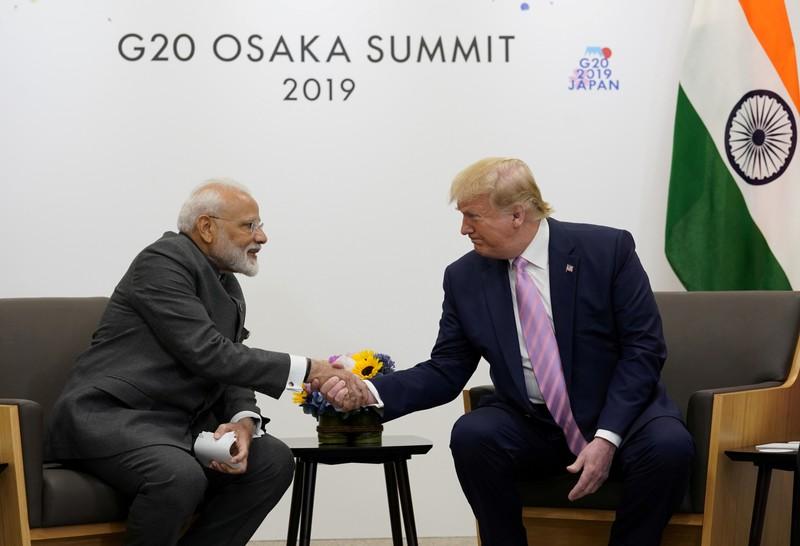 Trump urges India and Pakistan to reduce tensions in call with leaders