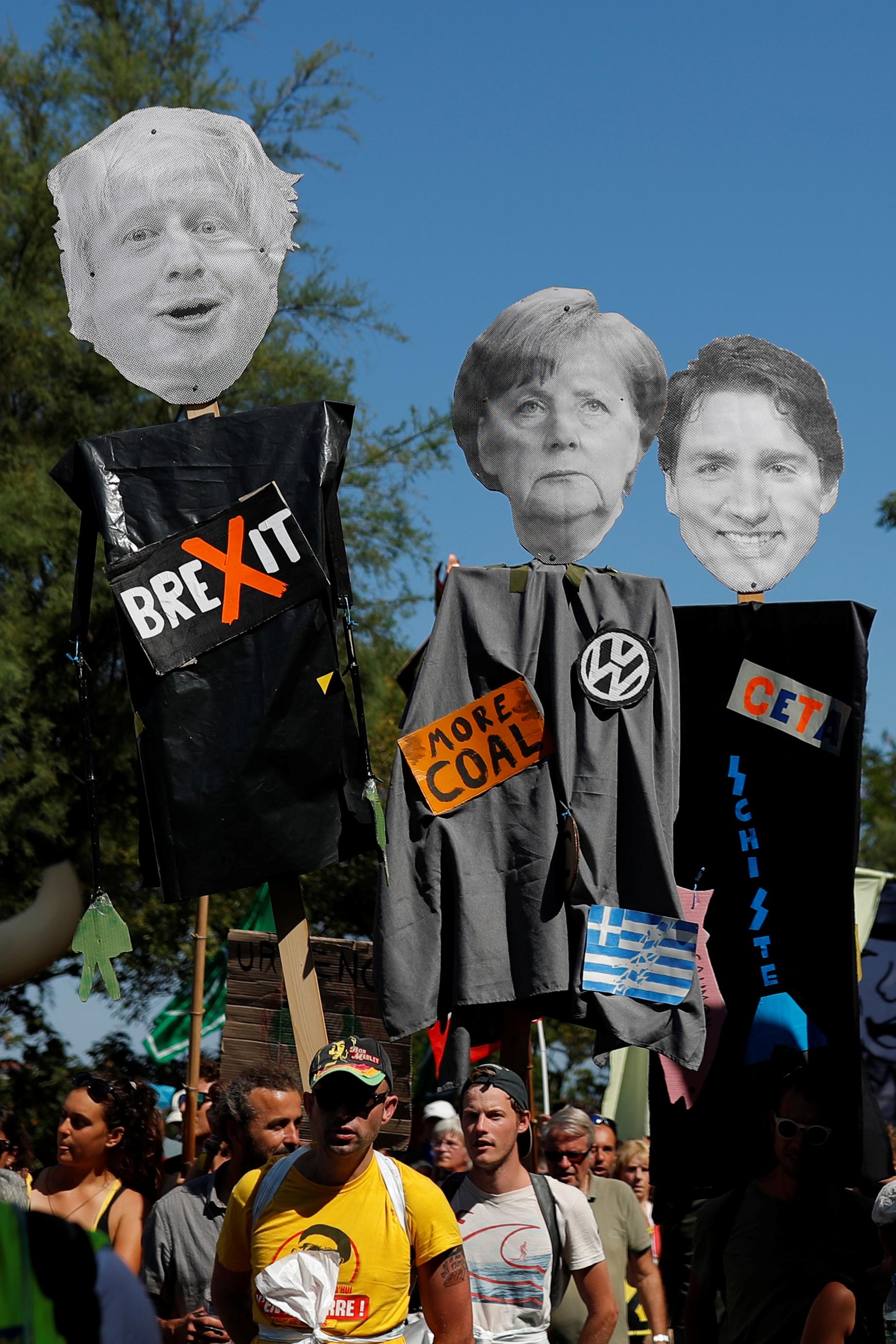 French police fire tear gas, water cannons at anti-G7 protesters French police fire tear gas, water cannons at anti-G7 protesters