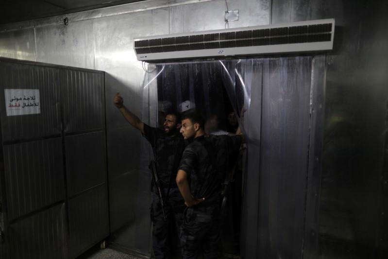 Explosions hit Gaza police checkpoints, two dead - officials Explosions hit Gaza police checkpoints, two dead - officials