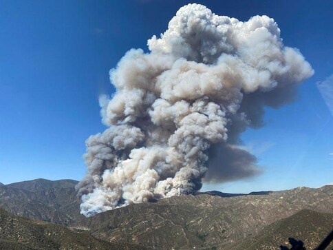 Southern California wildfire forces evacuation of hundreds of homes Southern California wildfire forces evacuation of hundreds of homes