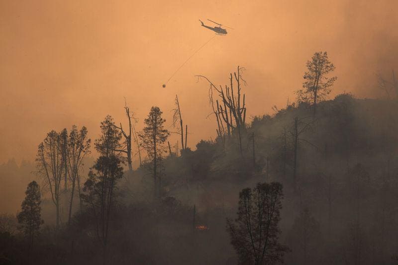 Weather aids firefighters battling California blazes