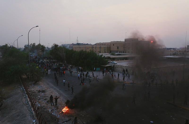 Protesters torch political party offices in Basra's fourth night of ...