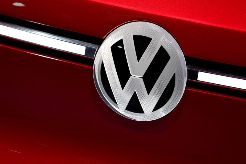 Hearings in VW investor lawsuit on hold until endNov