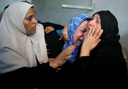 Israeli troops shoot dead Palestinian during Gaza protests Israeli troops shoot dead Palestinian during Gaza protests