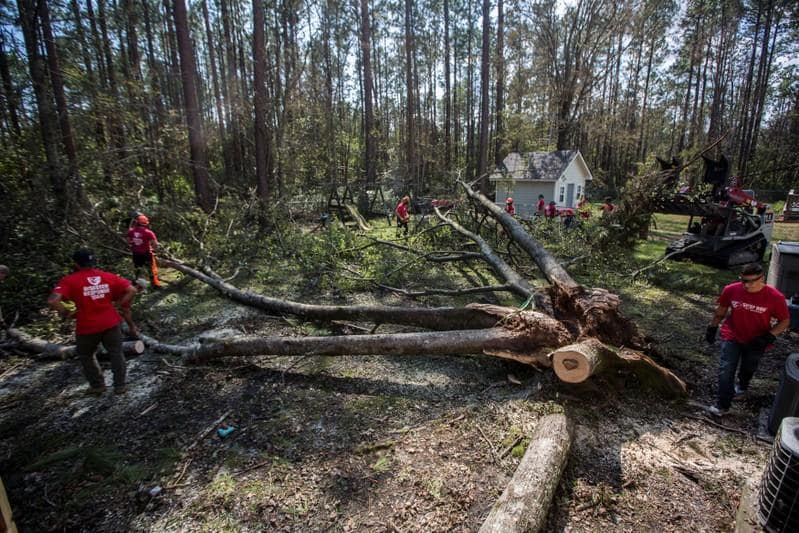Thousands urged to flee as Florencetriggered floods wash into South Carolina