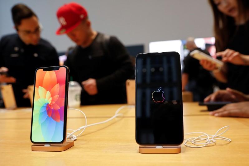 Apple shaves cost from displays in newest iPhones analyst firm