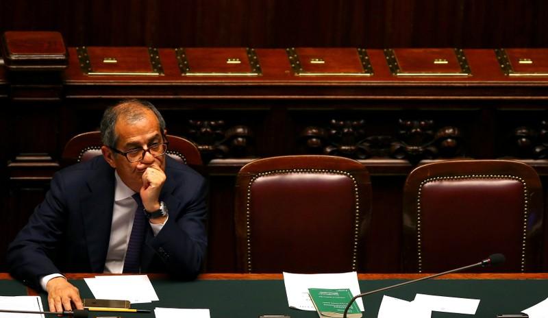 Italys populists challenge EU with plans to boost deficit