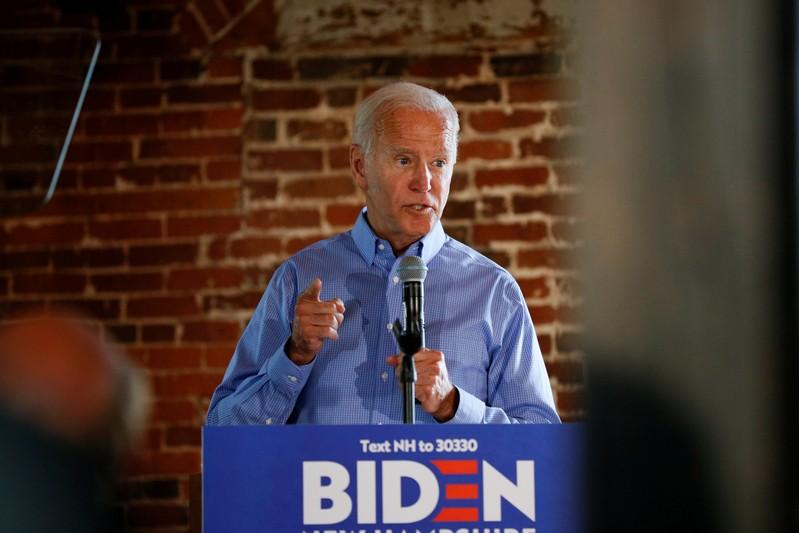Biden, Warren to share stage for first time at U.S. Democratic presidential debate Biden, Warren to share stage for first time at U.S. Democratic presidential debate