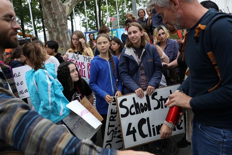 Teenage activist Greta Thunberg takes climate protest to Trump